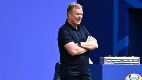 《揭秘国安高层秘闻：邵佳一或成球队新帅，欧洲名帅领衔热门人选！》