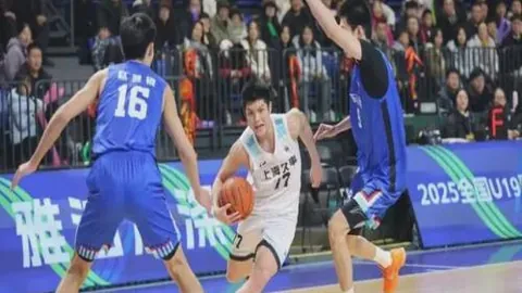 浙江险遇停电中断，四分钟空窗，北京连追10分扳平比数；恩里克捍卫巴黎尊严，对登贝莱与阿森西奥争议事件保持沉默。